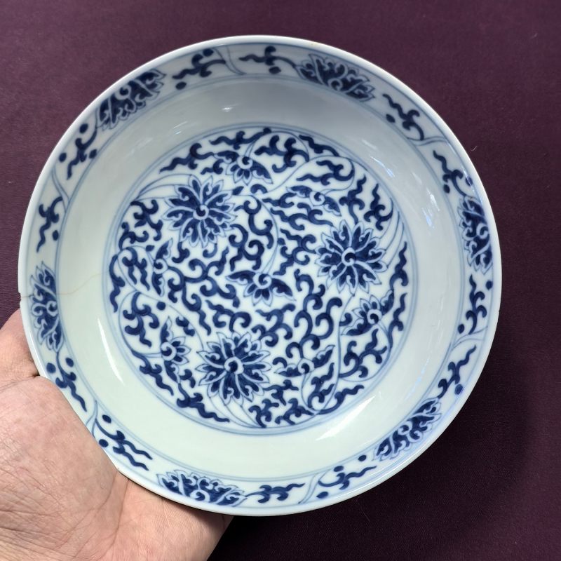 清同治 青花缠枝莲纹盘 - 图3