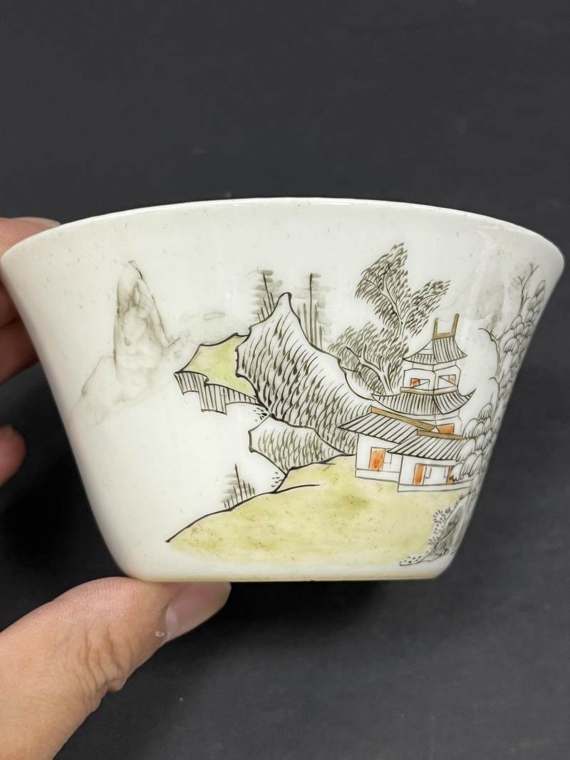 清乾隆 粉彩山水人物纹马蹄套杯十只 - 图2