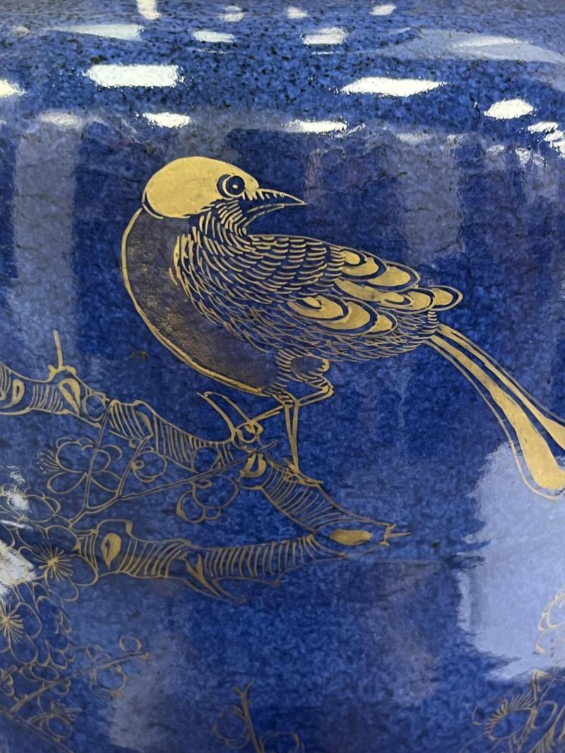 清康熙 洒蓝釉描金喜鹊登梅图棒槌瓶 - 图11