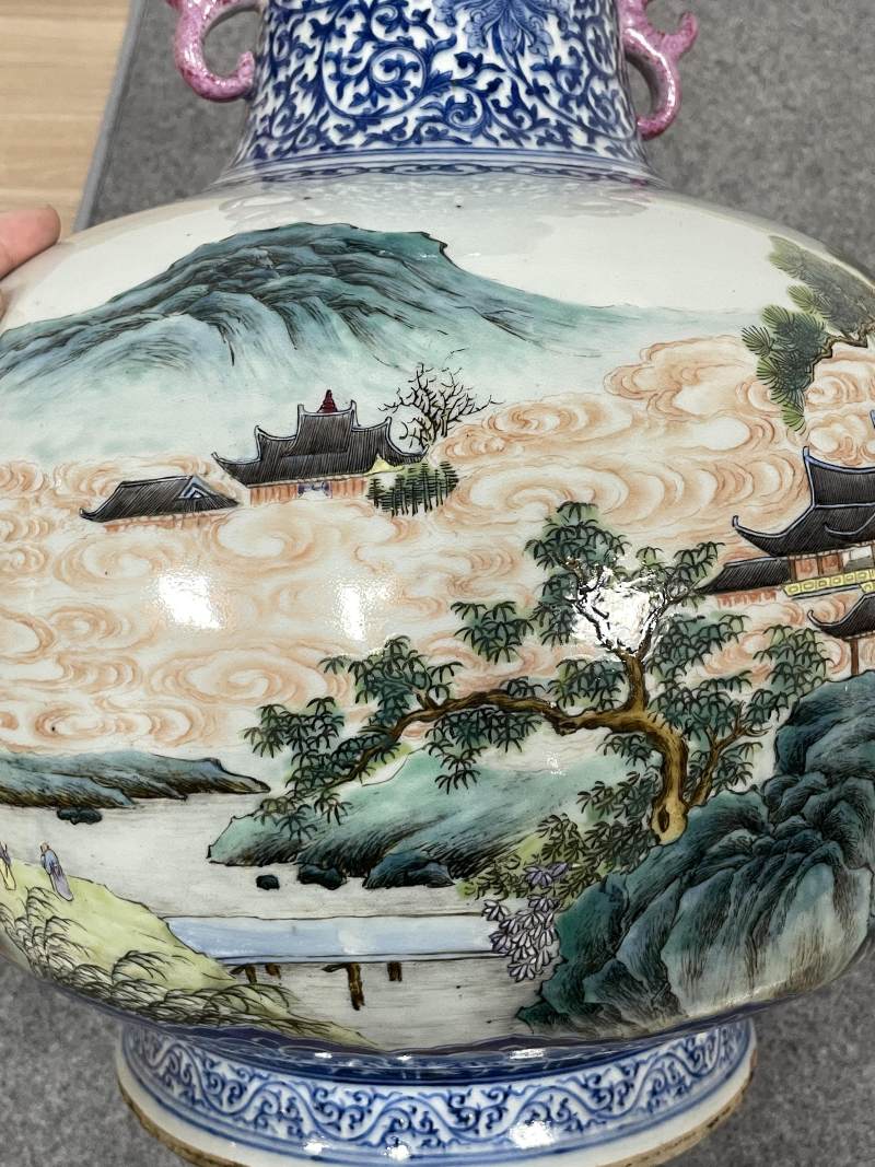 清晚期 青花缠枝莲纹开光粉彩山水人物纹螭耳尊 - 图13