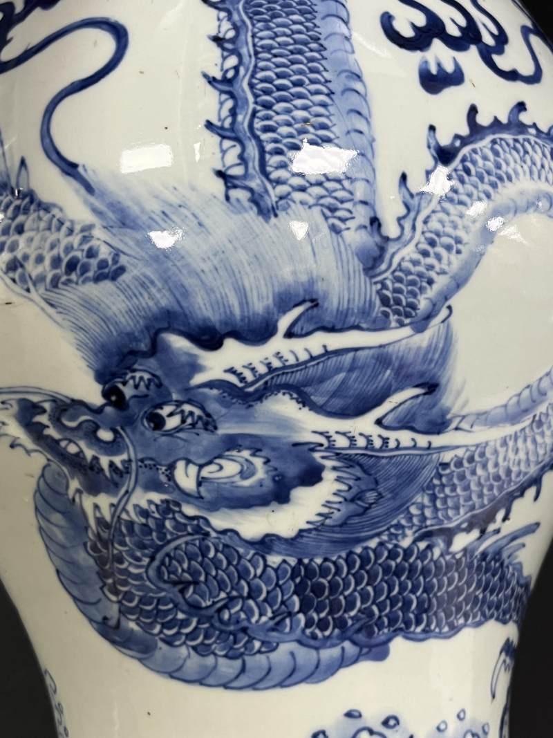 清雍正 青花云龙纹橄榄尊 - 图12