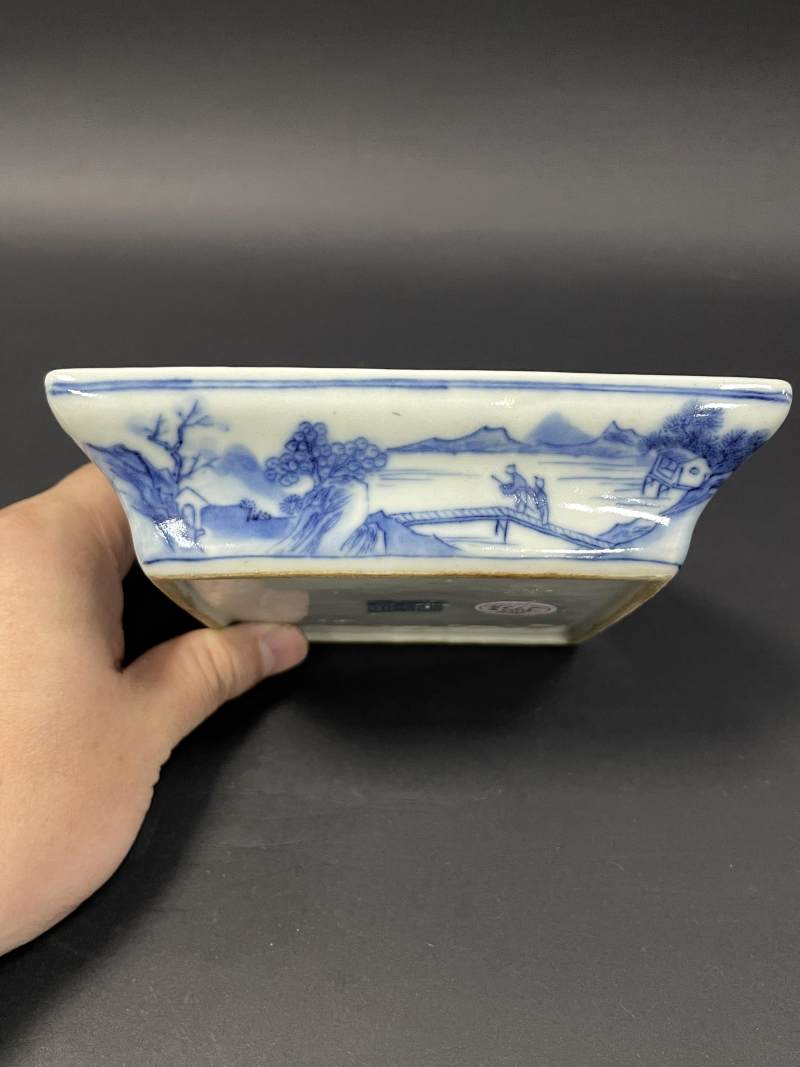 清嘉庆 青花瓜瓞连绵山水人物纹方盘 - 图10