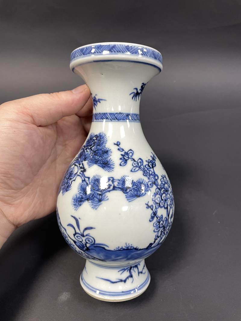 清雍正 青花岁寒三友图小琵琶尊 - 图5