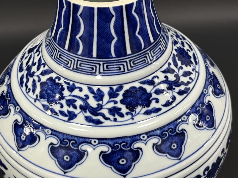 清光绪 青花缠枝莲纹赏瓶 - 图9