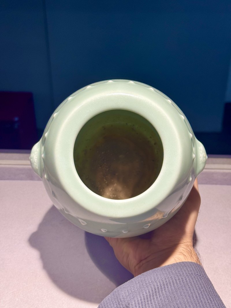 清乾隆 粉青釉铺首耳鼓钉罐 - 图56