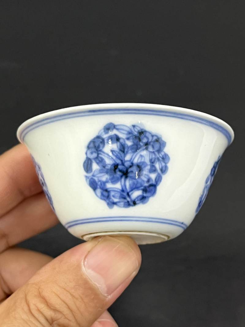 明末清初 青花团花纹杯三只 - 图7