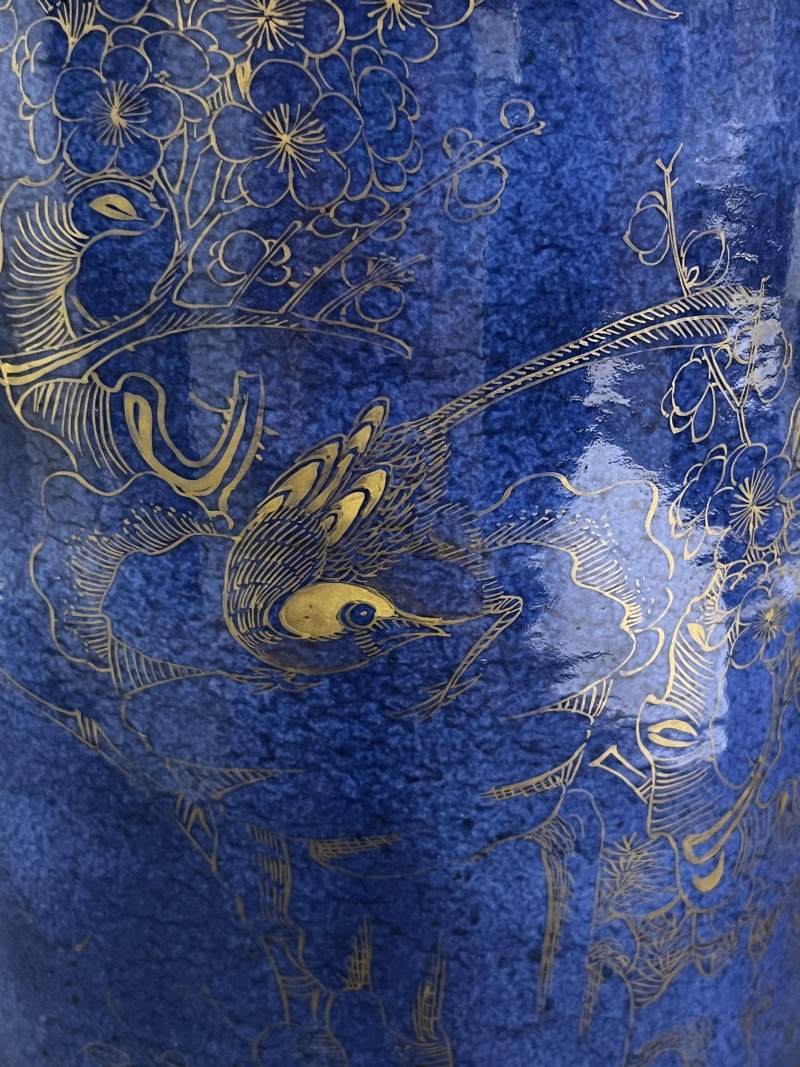 清康熙 洒蓝釉描金喜鹊登梅图棒槌瓶 - 图12