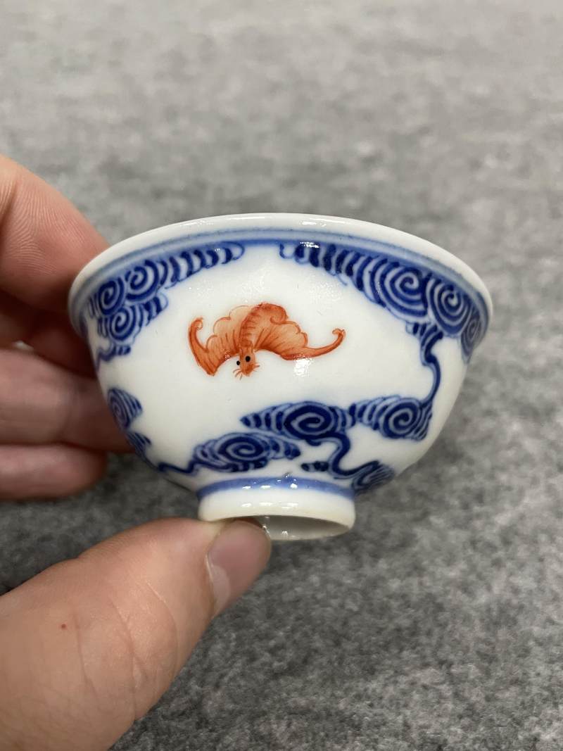 清光绪 青花矾红洪福齐天图杯、碗、盖碗、盘、匙八十三只 - 图53