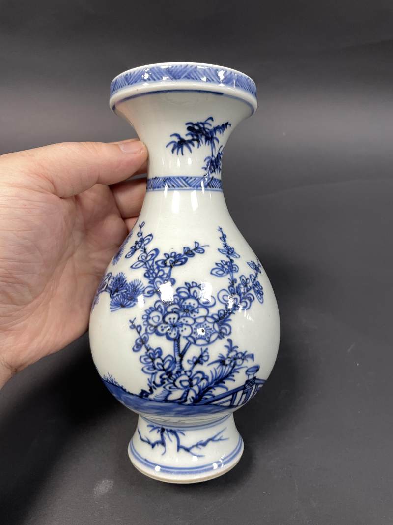 清雍正 青花岁寒三友图小琵琶尊 - 图6