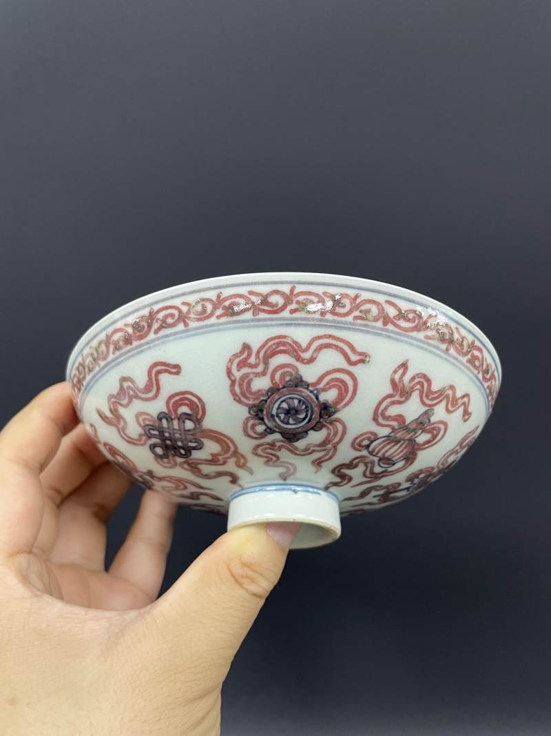 清晚期 青花釉里红内五福捧寿纹外八宝纹碗一对 - 图16