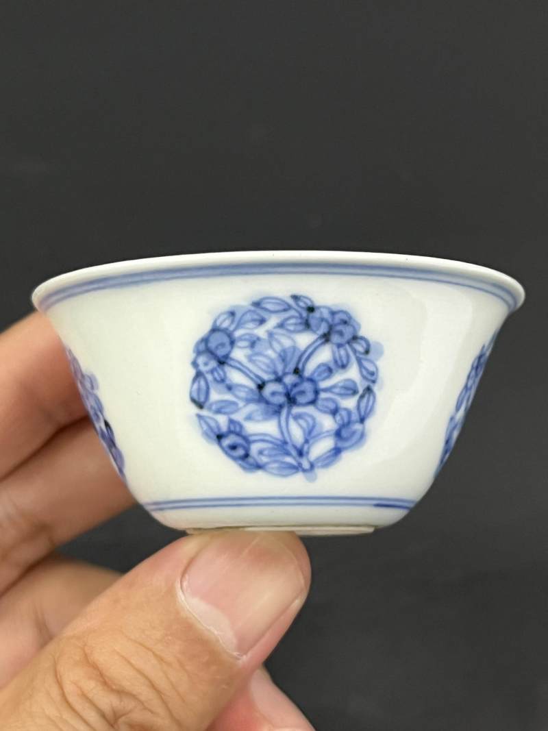 明末清初 青花团花纹杯三只 - 图8