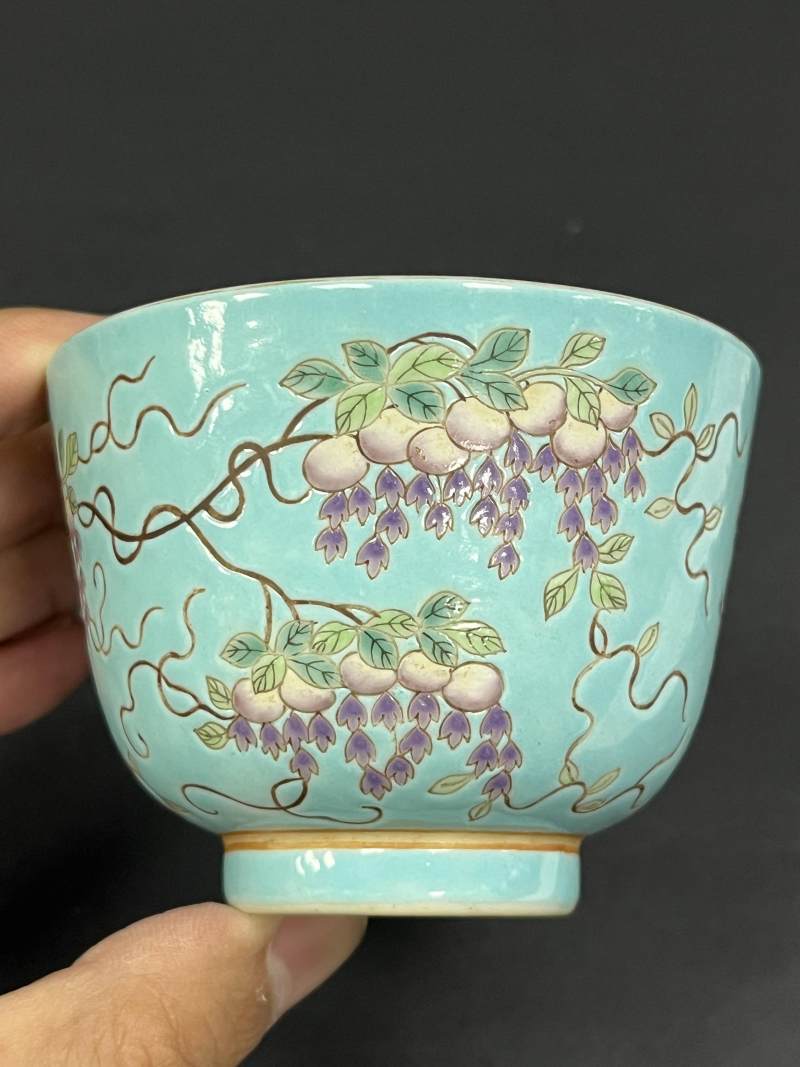 清光绪 松石绿地粉彩过墙紫藤花鸟纹杯 - 图3