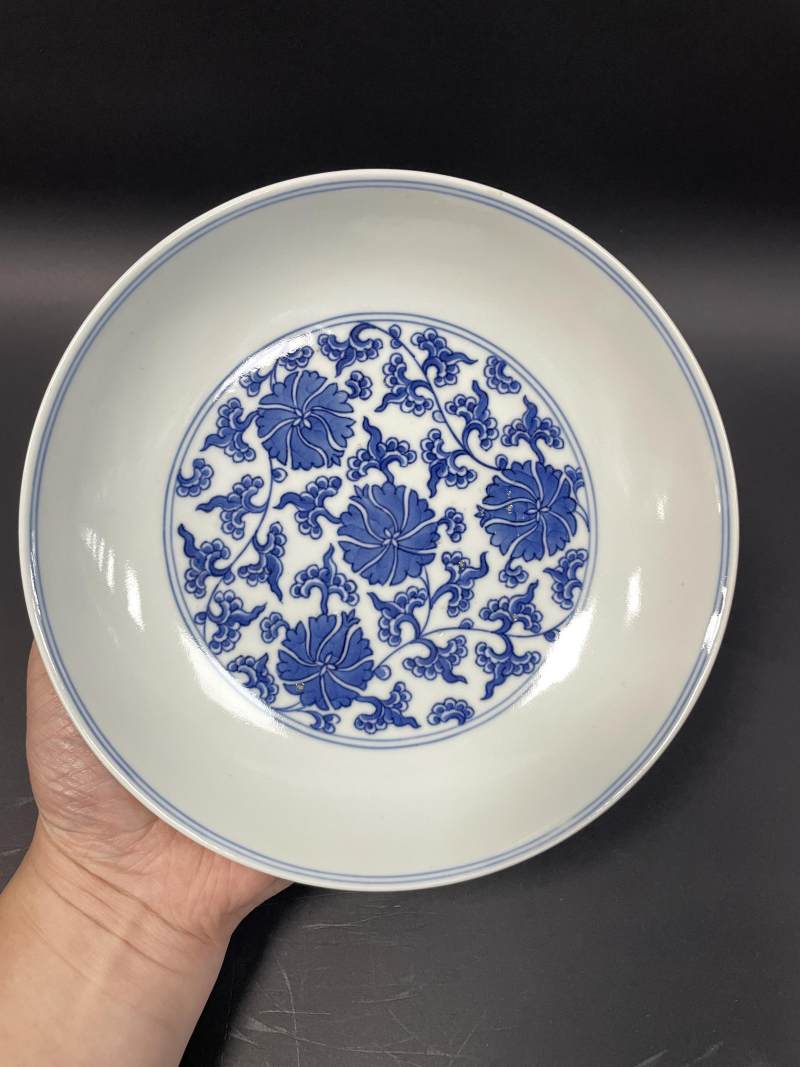 清道光 青花缠枝花卉纹盘 - 图2
