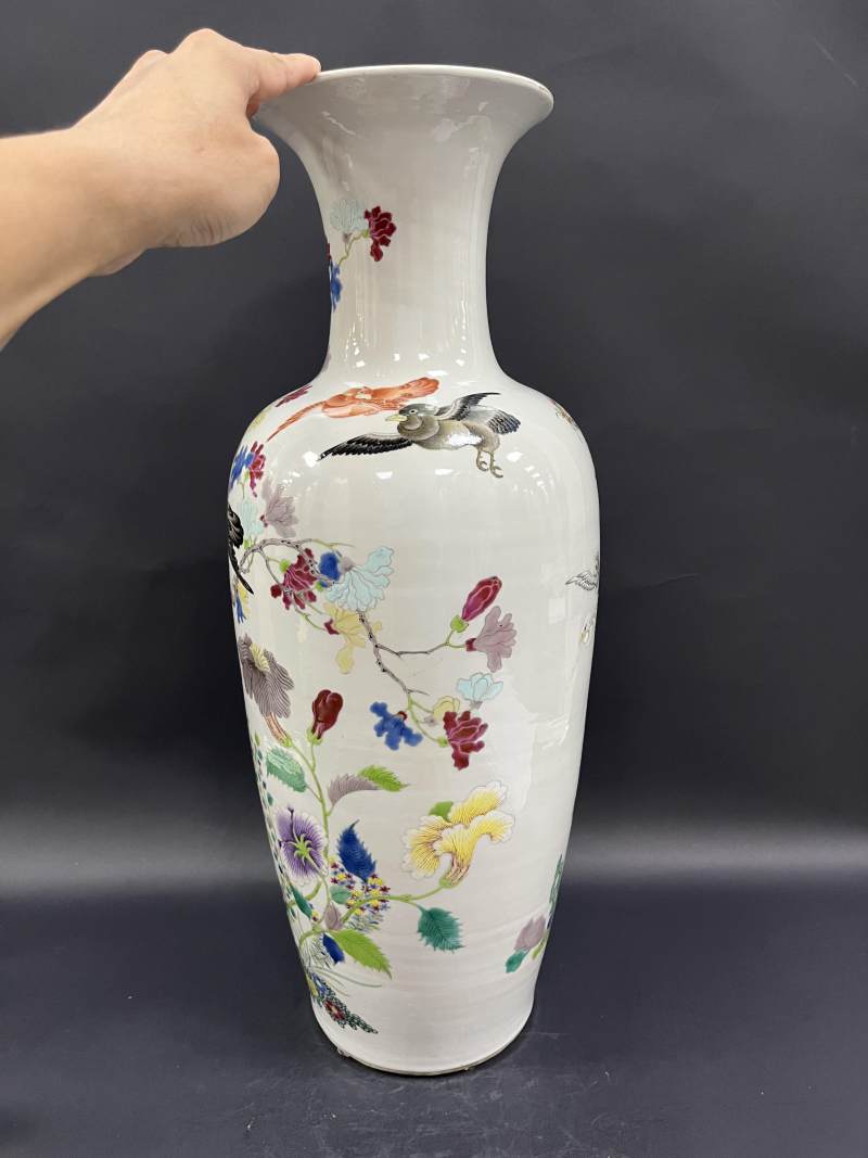 清晚期 粉彩花鸟纹大瓶 - 图5