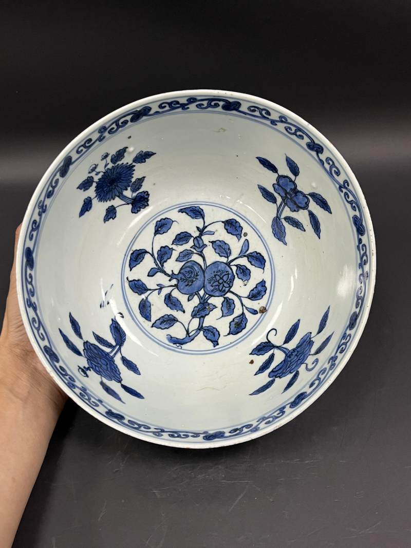 明晚期 青花内花果纹外岁寒三友图大碗 - 图2