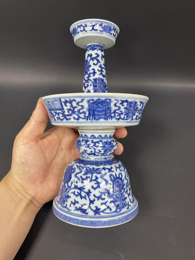 清道光 青花缠枝莲托八宝纹烛台 - 图6