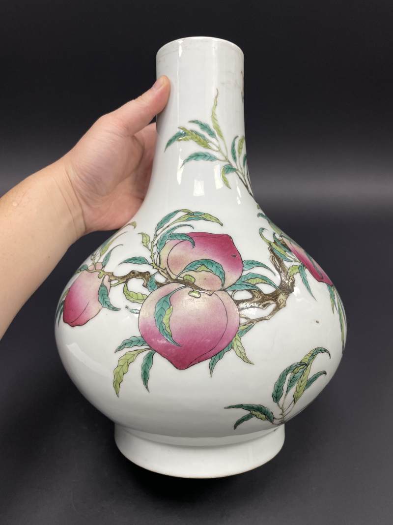 清光绪 粉彩九桃荸荠瓶 - 图3