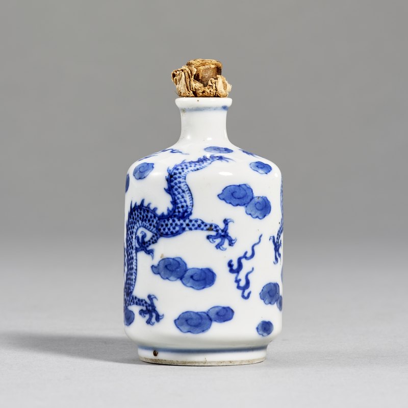 清 青花龙纹鼻烟壶 - 图3