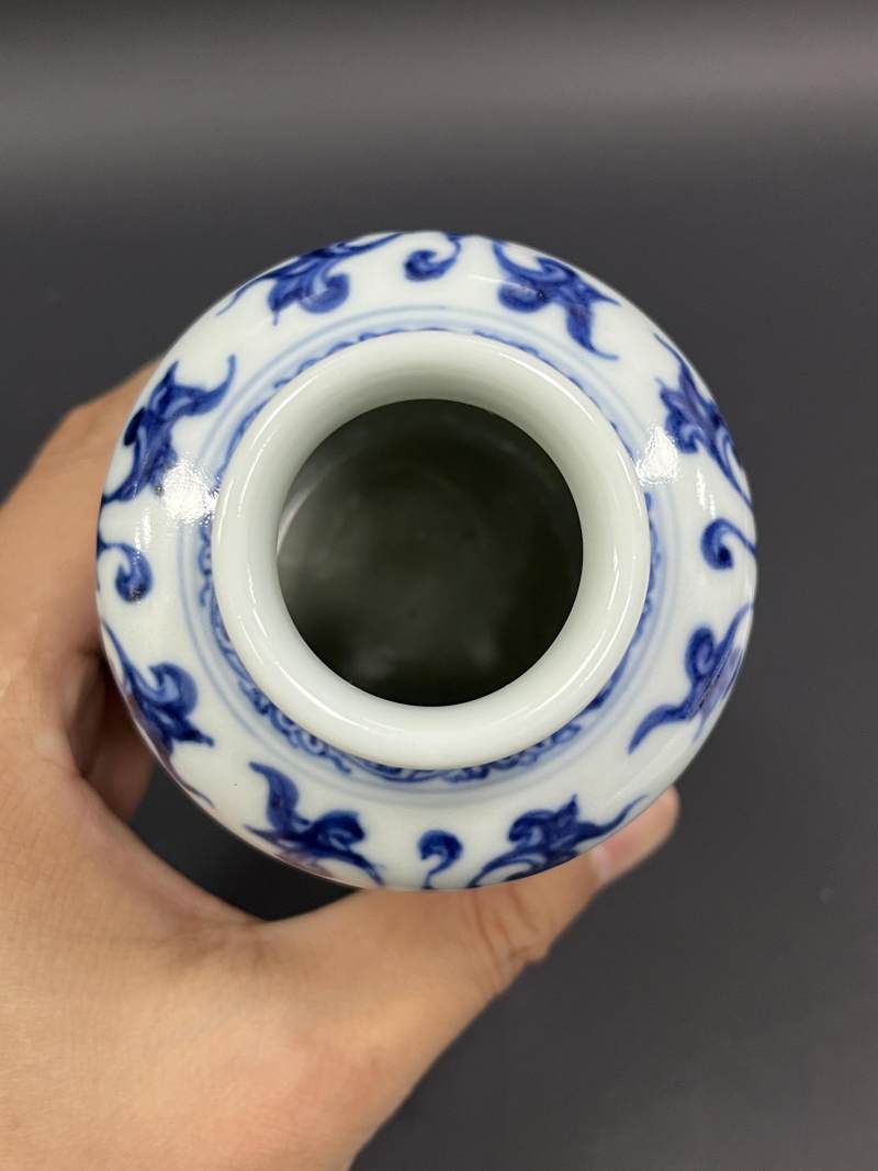 清雍正 青花缠枝莲纹小罐 - 图5