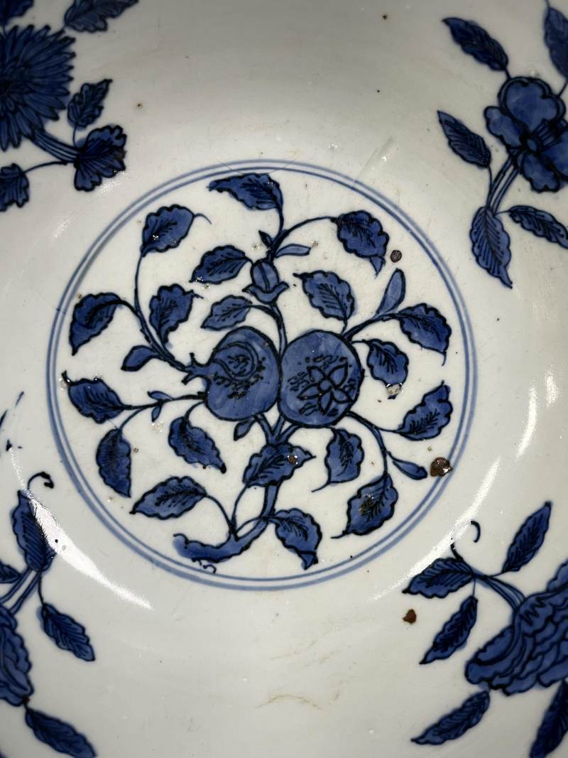 明晚期 青花内花果纹外岁寒三友图大碗 - 图3