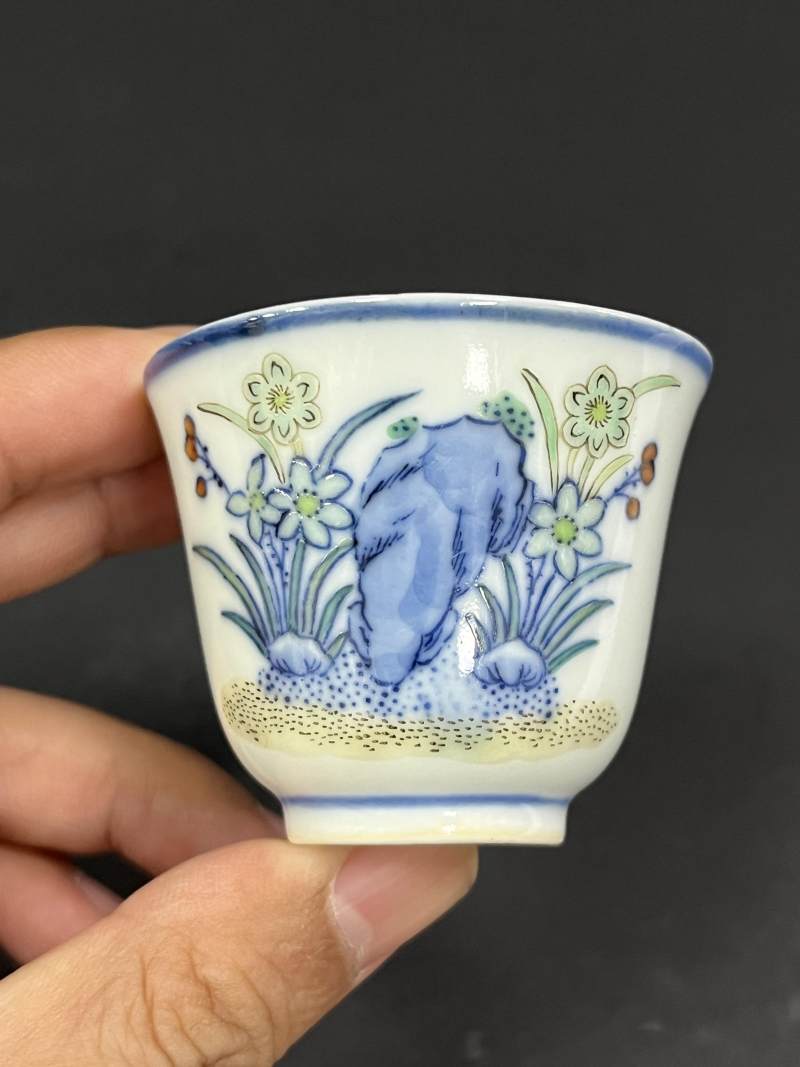 清光绪 斗彩洞石水仙图杯 - 图2