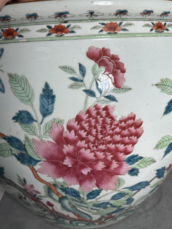 清中期 粉彩花卉鱼缸 - 图5