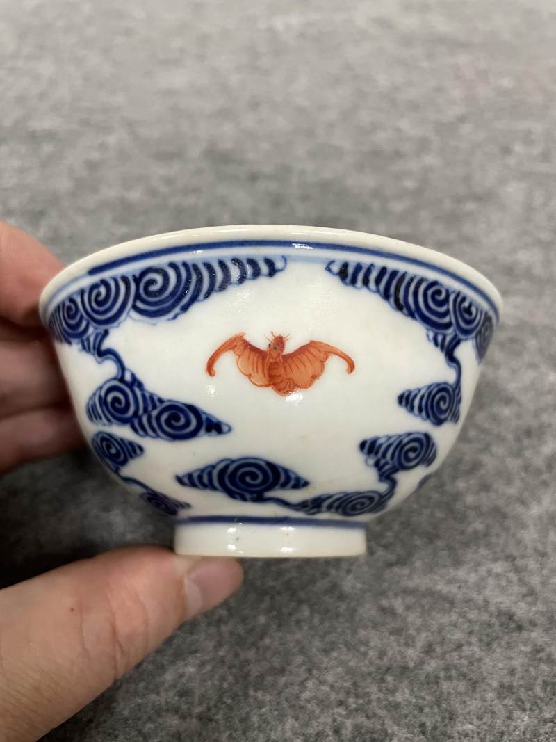 清光绪 青花矾红洪福齐天图杯、碗、盖碗、盘、匙八十三只 - 图133