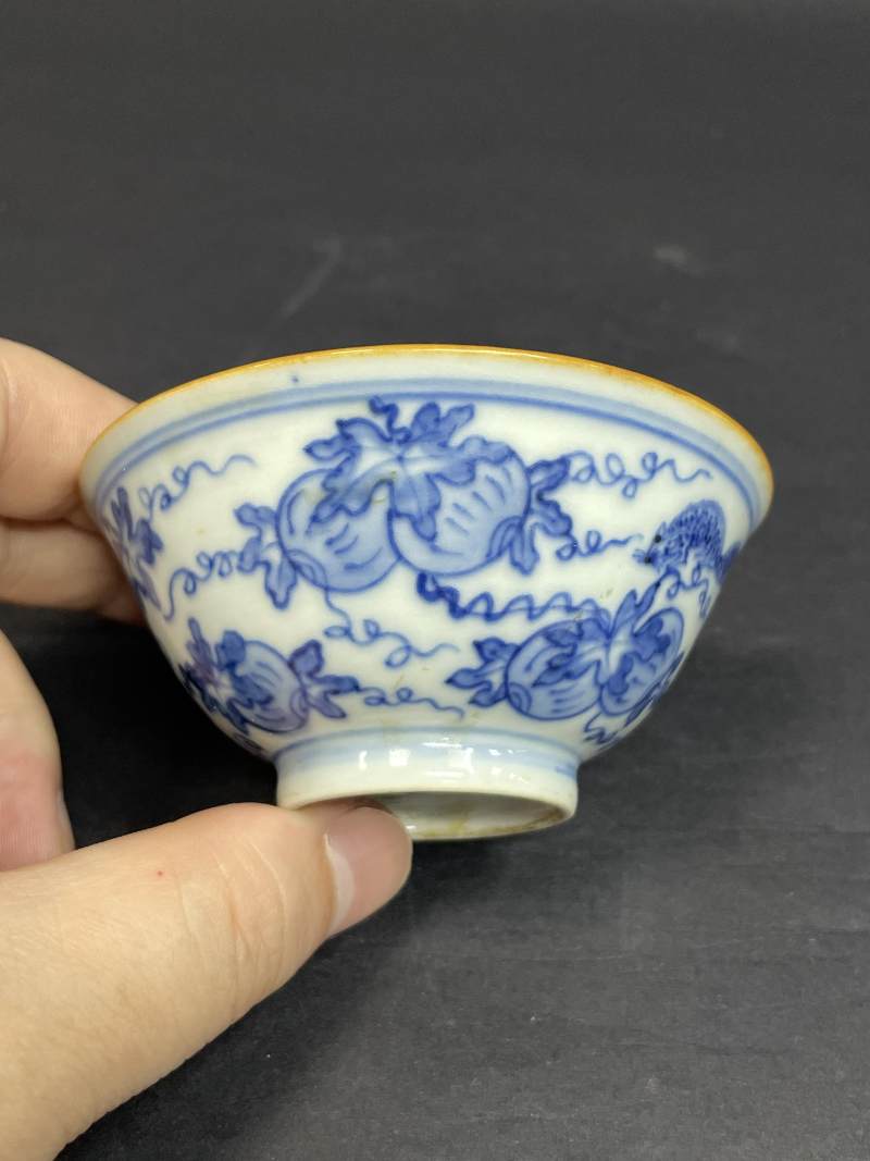 清早期 青花松鼠瓜瓞图茶碗一对 - 图4