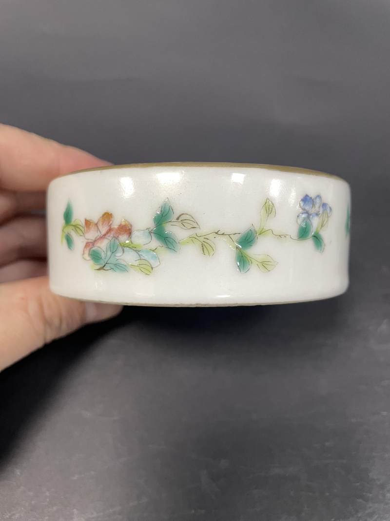 清光绪 粉彩花蝶纹叠盒 - 图5
