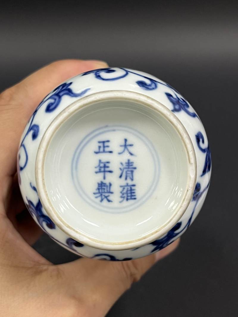 清雍正 青花缠枝莲纹小罐 - 图7