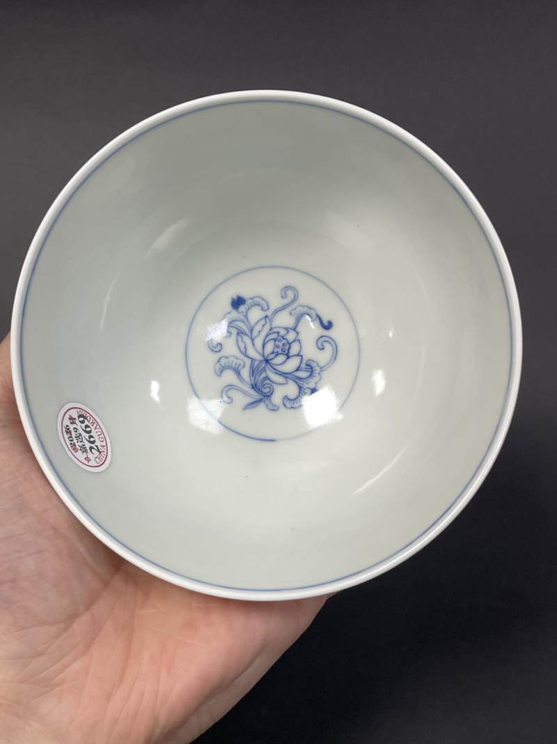 清道光 青花并蒂莲纹碗 - 图6