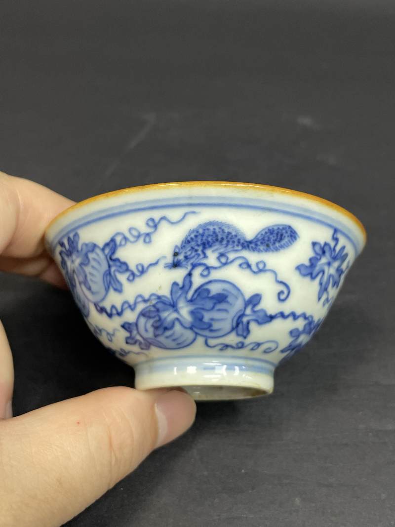 清早期 青花松鼠瓜瓞图茶碗一对 - 图5