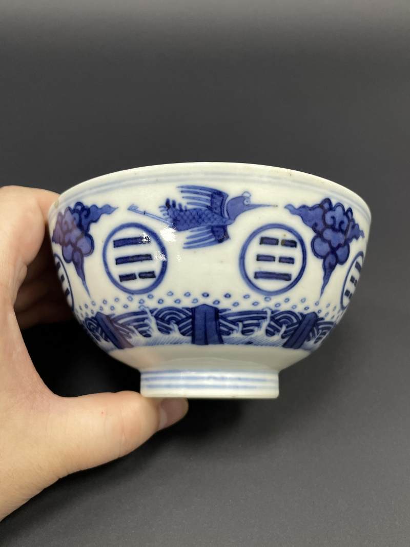 清光绪 青花八卦云鹤纹碗 - 图3