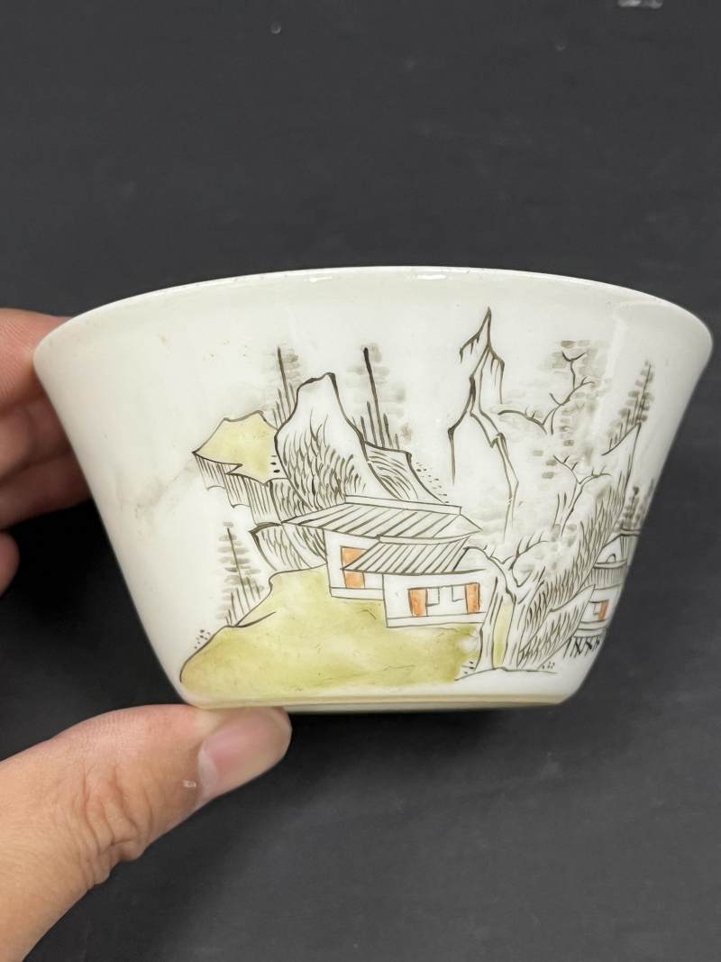 清乾隆 粉彩山水人物纹马蹄套杯十只 - 图8