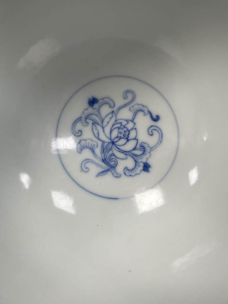 清道光 青花并蒂莲纹碗 - 图7