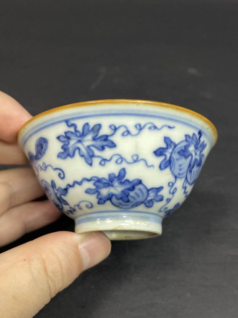 清早期 青花松鼠瓜瓞图茶碗一对 - 图6