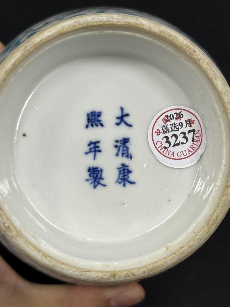 清晚期 斗彩缠枝莲纹象耳尊 - 图9