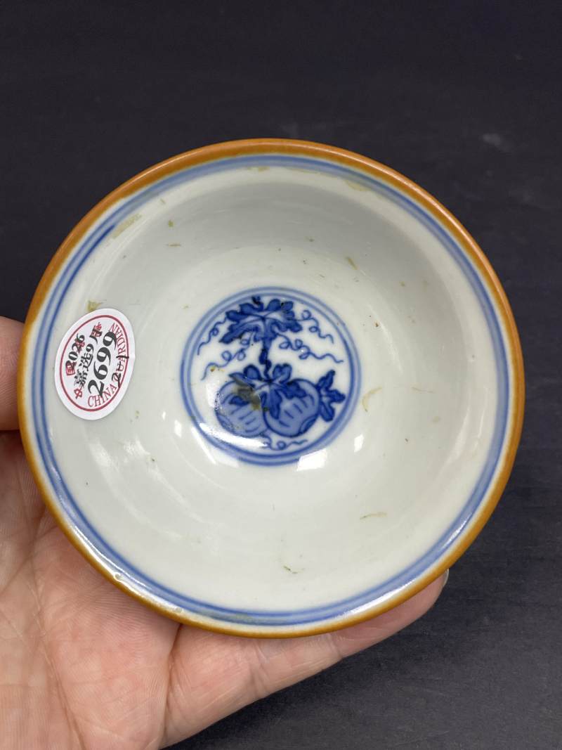 清早期 青花松鼠瓜瓞图茶碗一对 - 图7