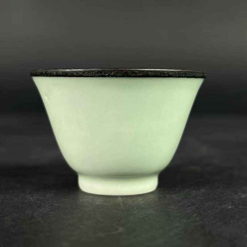 清乾隆 粉青釉杯 - 图12