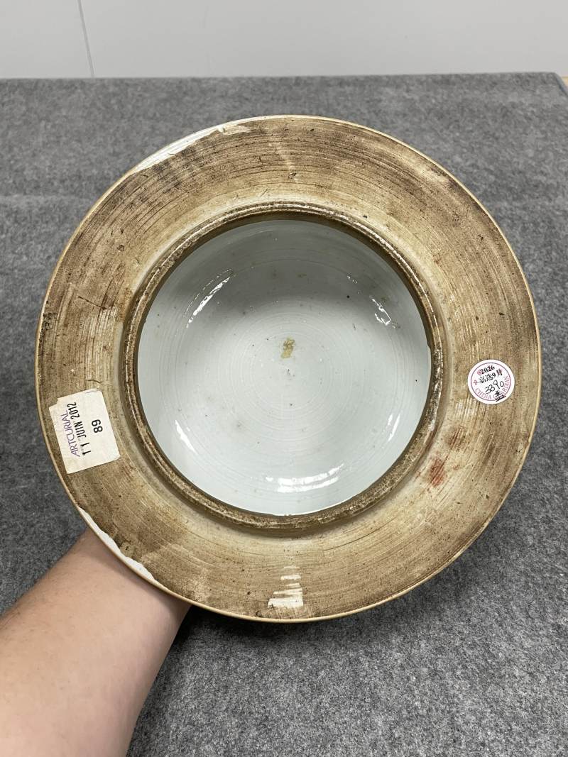 清雍正 墨地粉彩开光花鸟纹大将军罐 - 图14