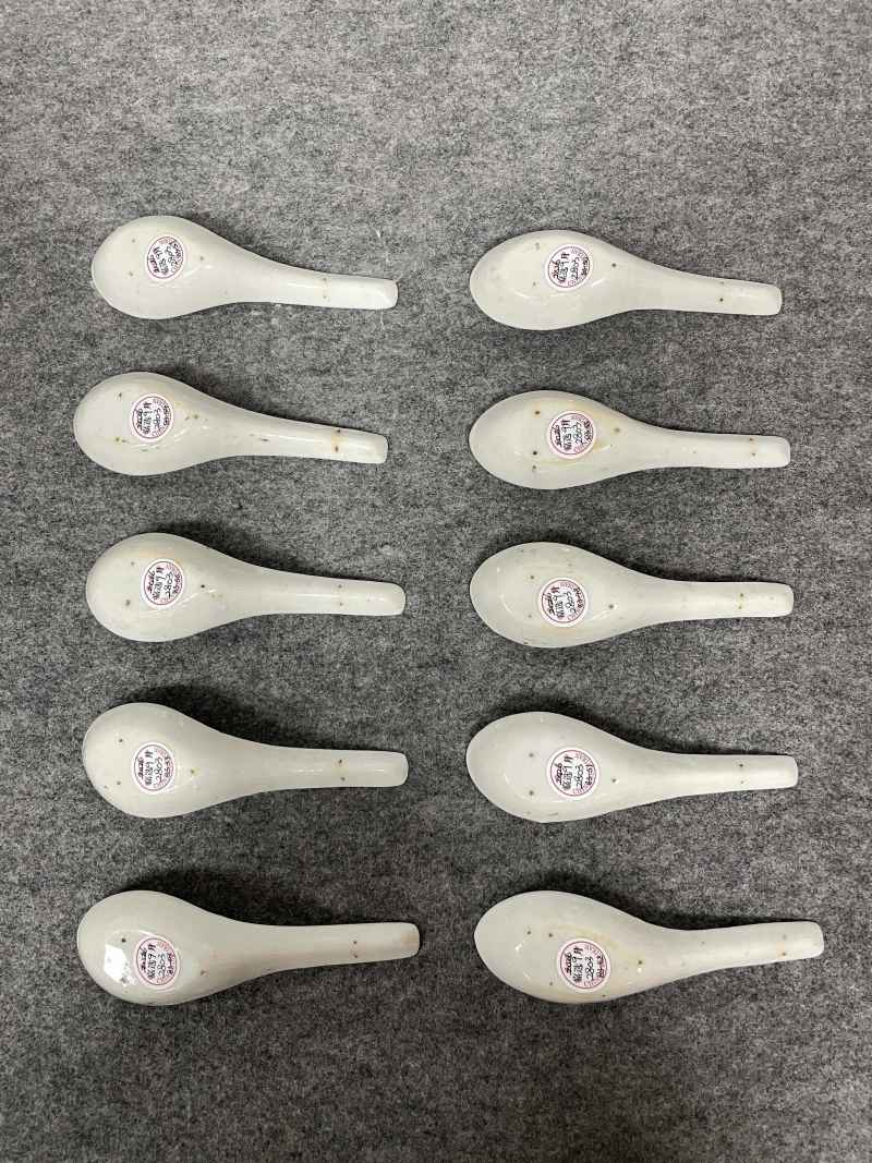 清光绪 青花矾红洪福齐天图杯、碗、盖碗、盘、匙八十三只 - 图97