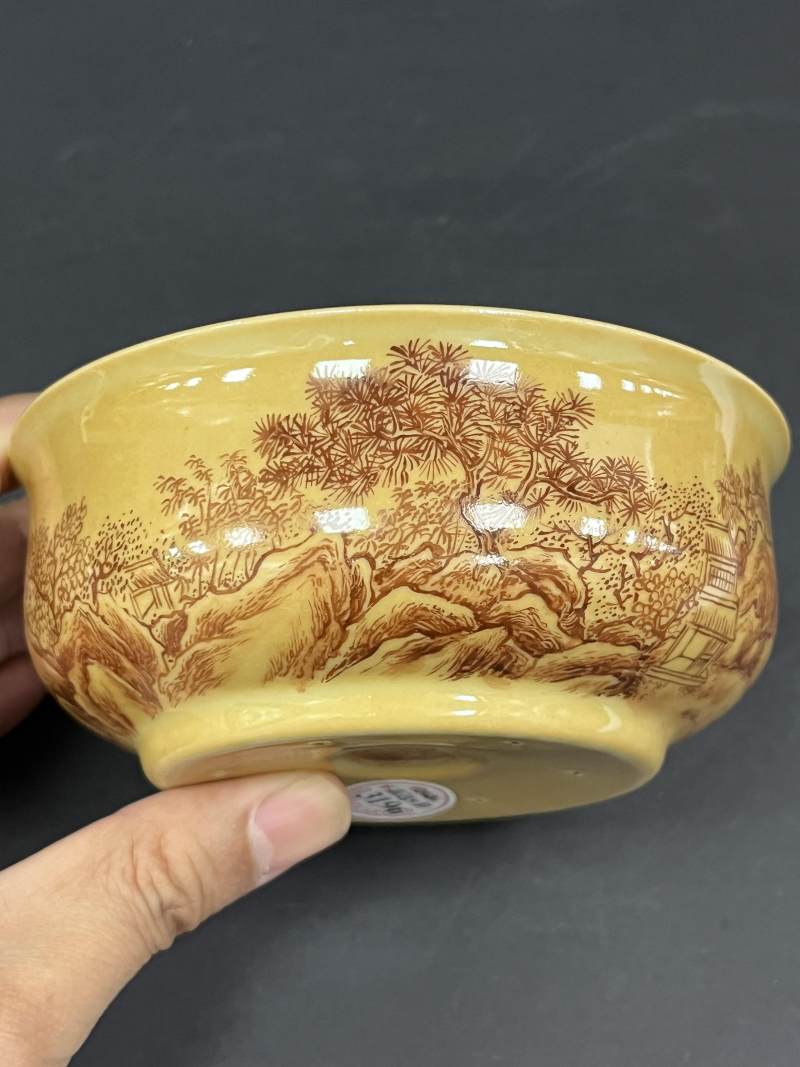 清乾隆 米黄地矾红山水纹仿扎古扎雅木碗 - 图5