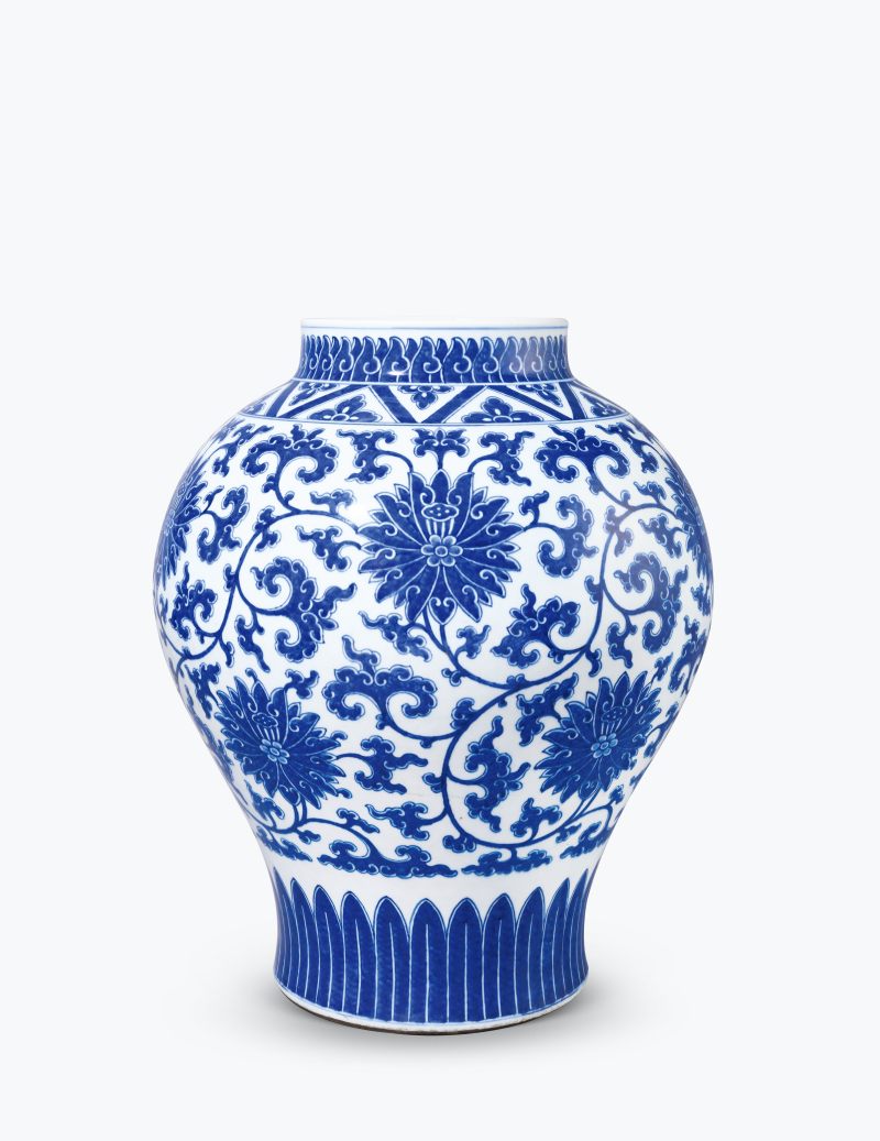 清乾隆 青花缠枝莲纹大罐