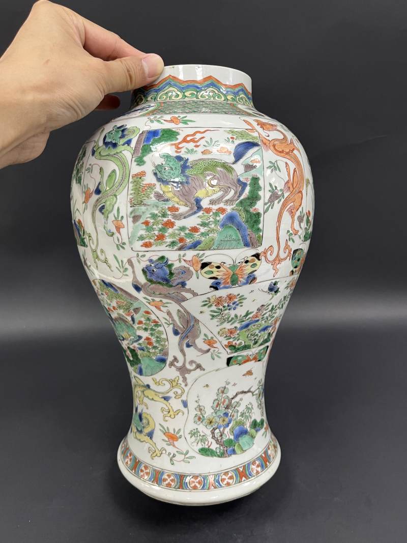 清康熙 五彩瑞兽花蝶纹将军罐一对 - 图6