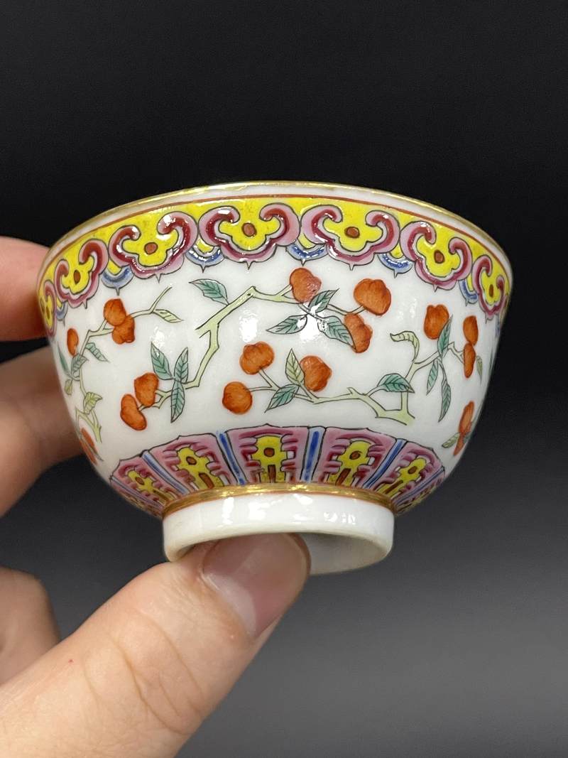 清光绪 粉彩折枝枸杞纹杯 - 图5