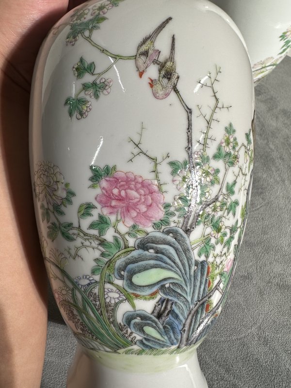 民国 粉彩花鸟赏瓶一对 - 图5