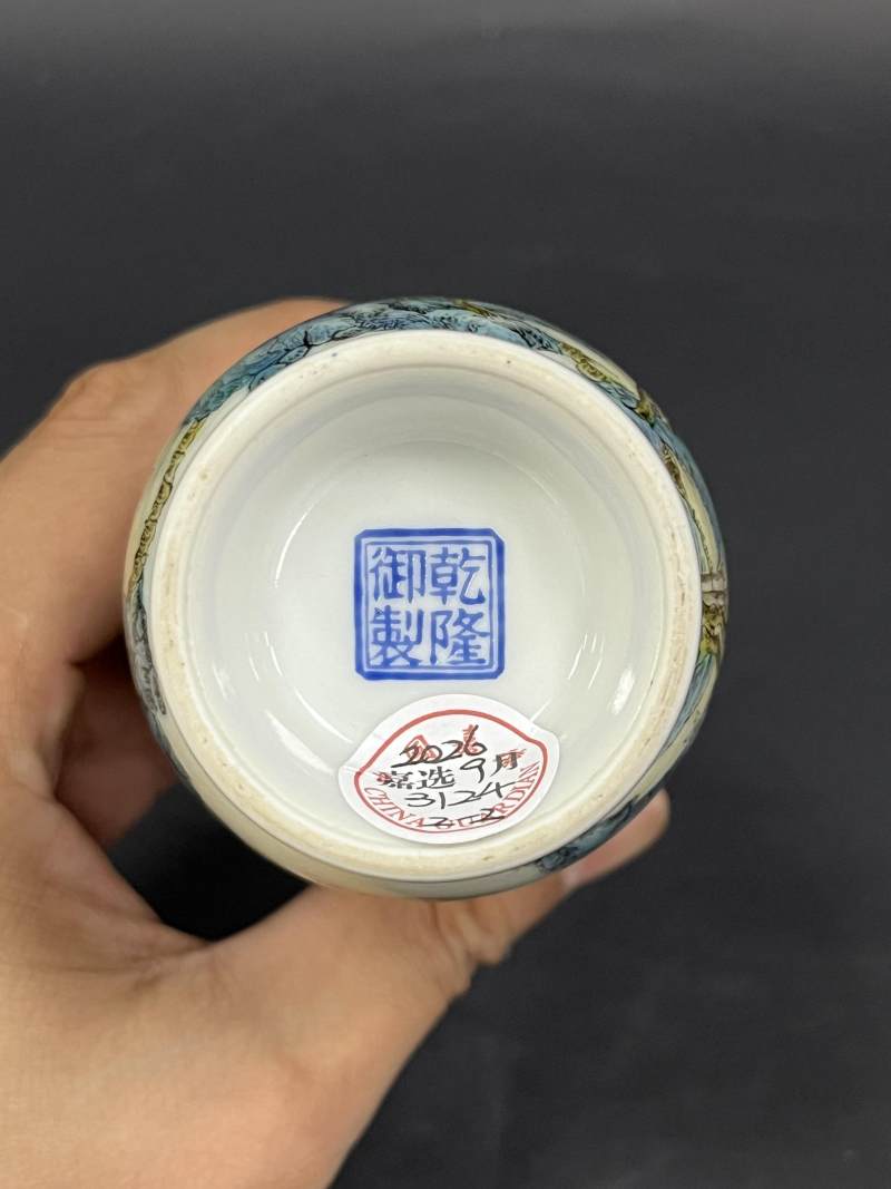 民国 粉彩山水人物纹瓶一对 - 图18