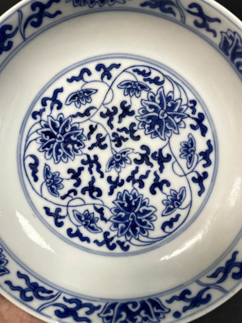 清同治 青花缠枝莲纹盘 - 图3