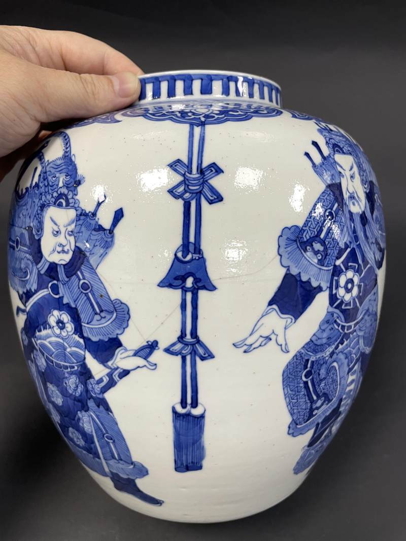 清晚期 青花刀马人物纹罐 - 图10