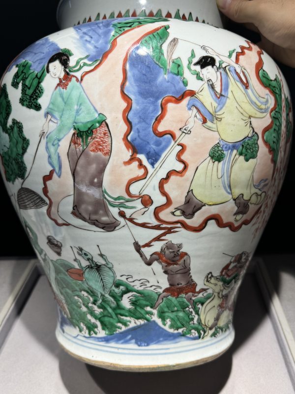 清康熙 青花五彩八仙闹海图大盖罐 - 图20